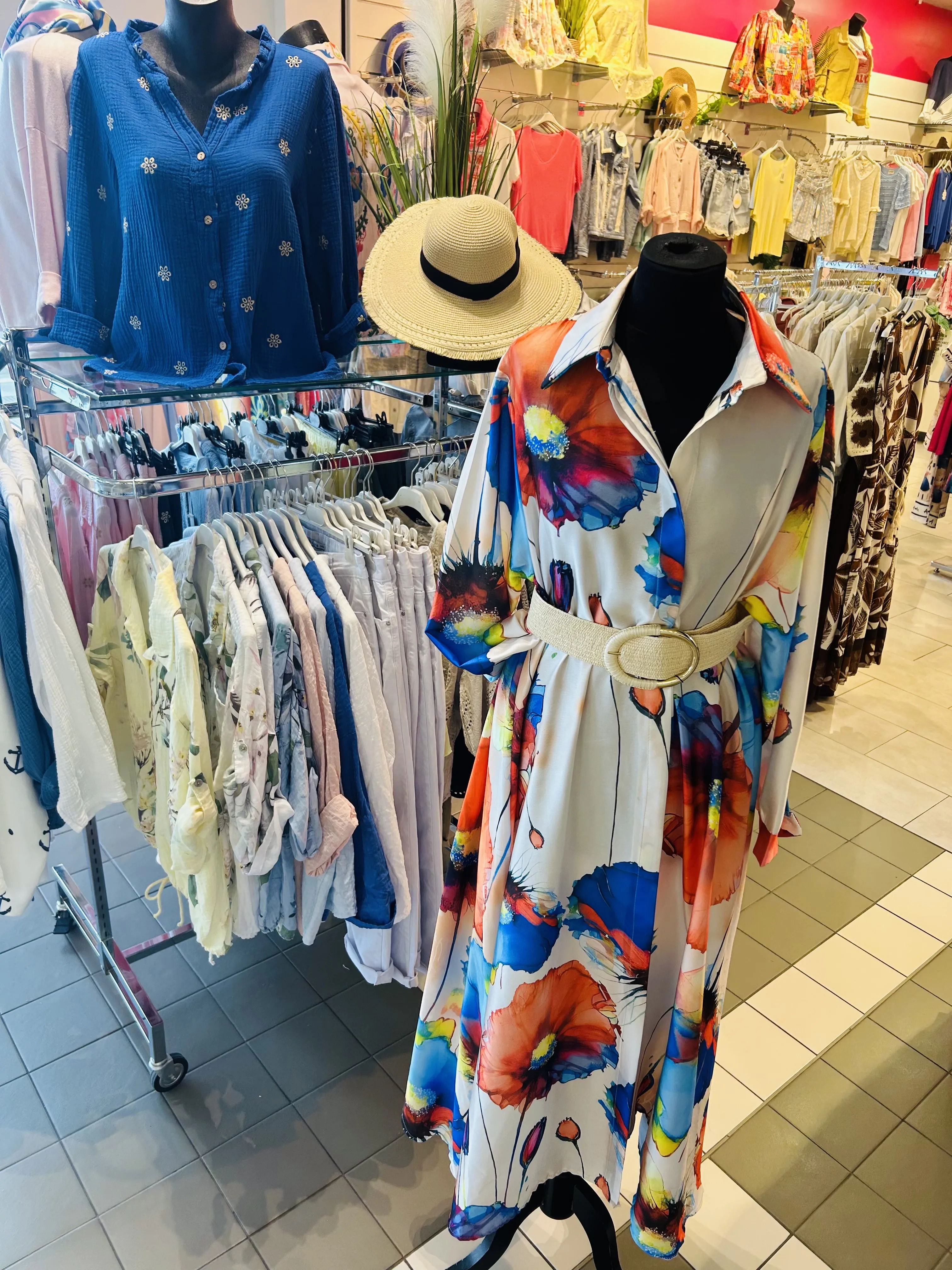 Moana : pr&ecirc;t &agrave; porter femme taille 36 au 54 &agrave; Belz pr&egrave;s de Lorient (56) - Pays d'Auray